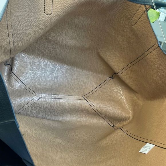 tote bag extra large shoulder bag  like new back and tan - Picture 8 of 8